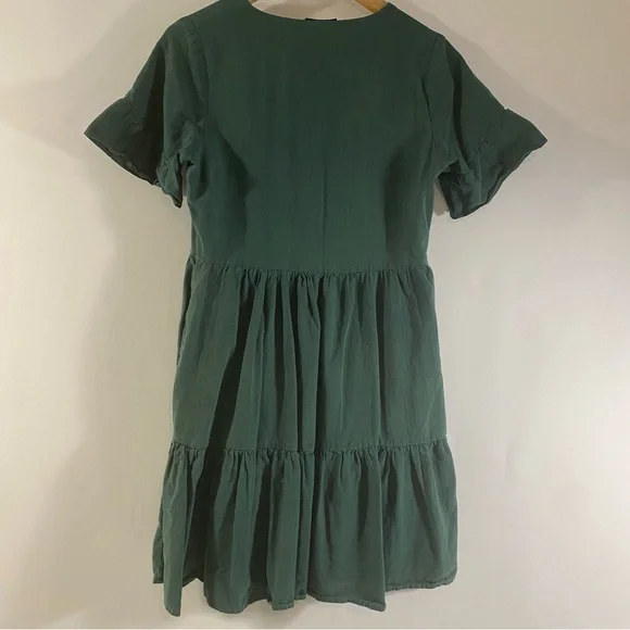 Nursing Queen Green Dress with Pockets and Bell Sleeves - Picture 3 of 10